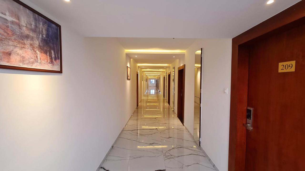 Galaxy Club & Hotel Bijāpur Exterior foto