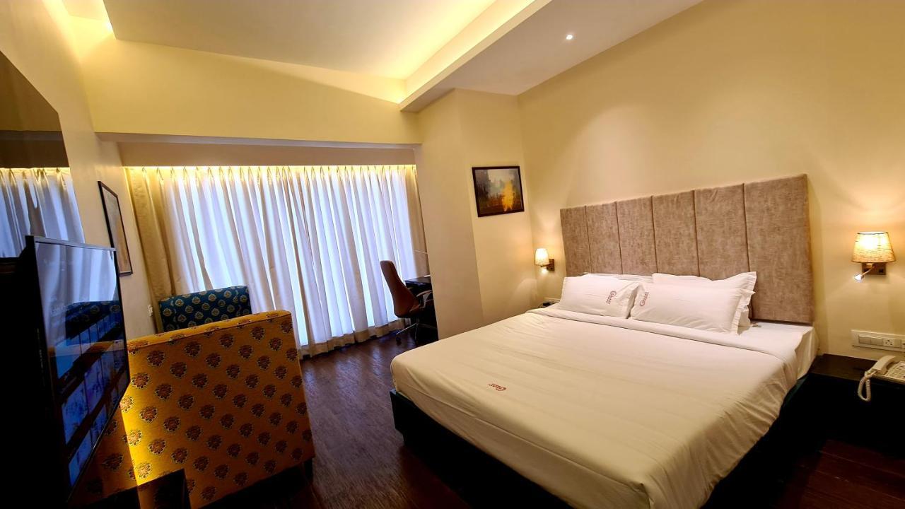 Galaxy Club & Hotel Bijāpur Exterior foto