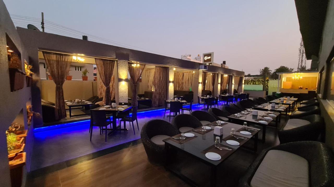 Galaxy Club & Hotel Bijāpur Exterior foto